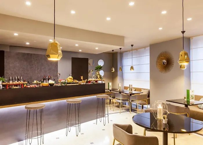 Holiday Inn Garibaldi Station By Ihg